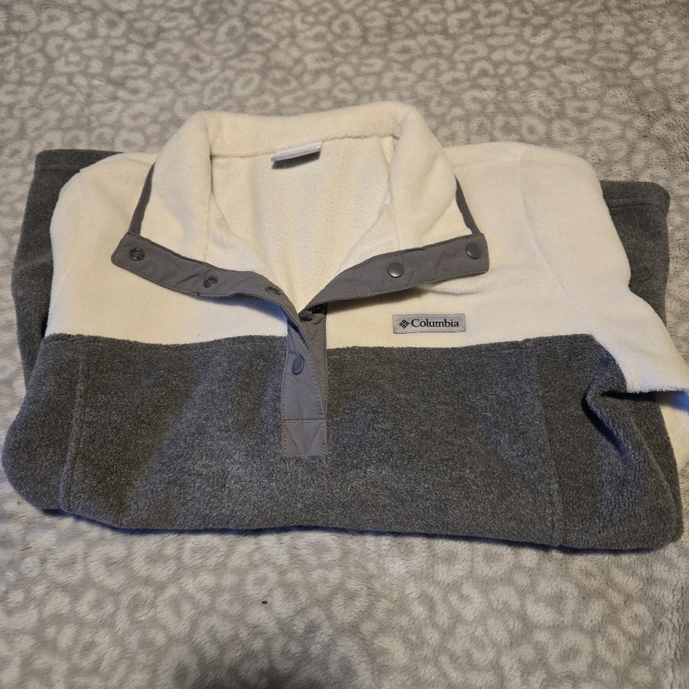 Columbia Cream and Gray Fleece Jacket